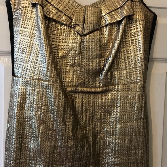 Beautiful gold with black at the back - Picture 5 of 8